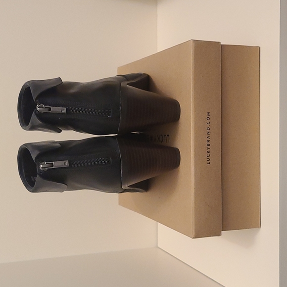 Lucky Brand Nycott black leather bootie - Picture 2 of 5